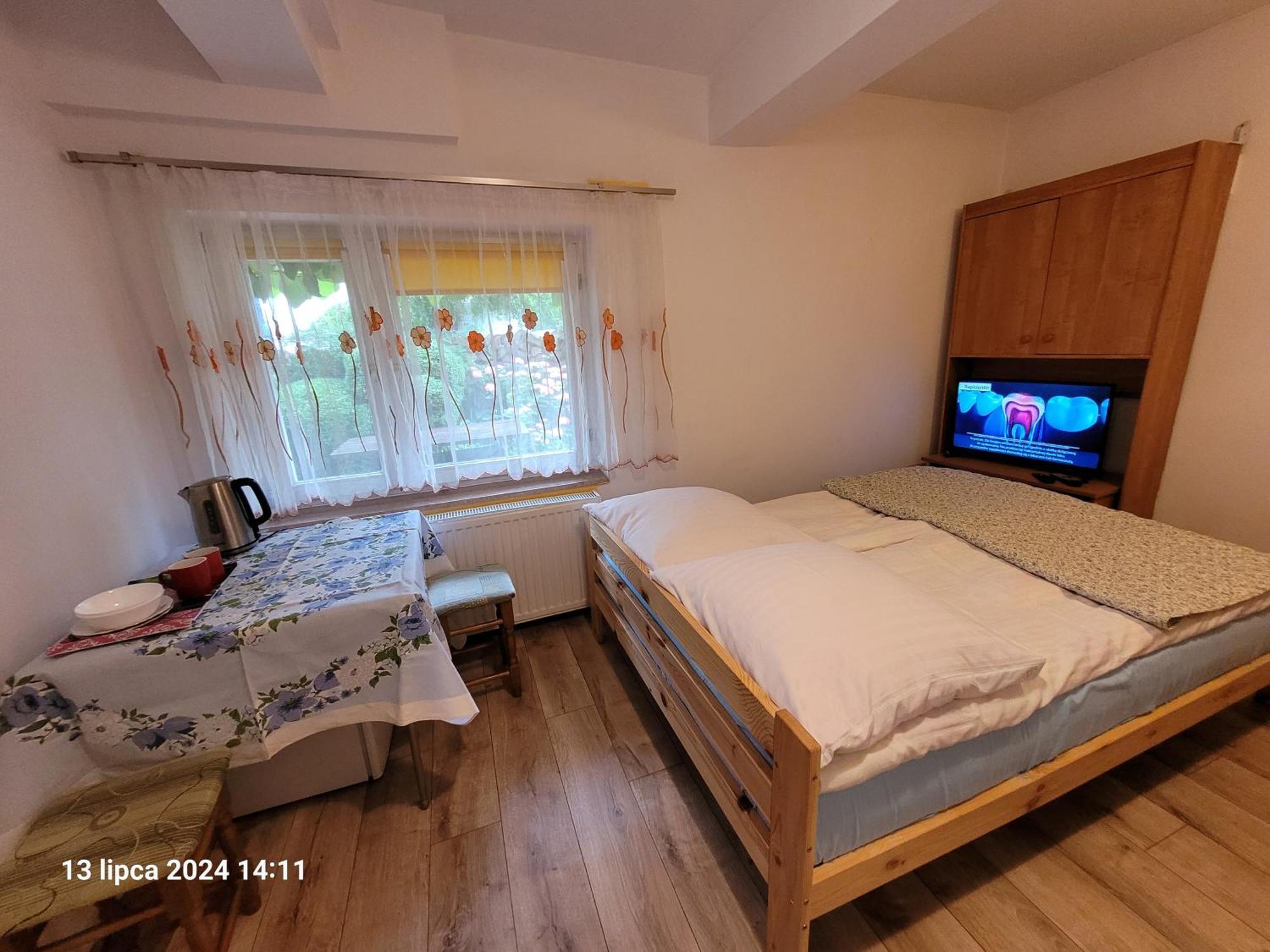 Renatka Przy Plazy Apartment Unieście Екстериор снимка